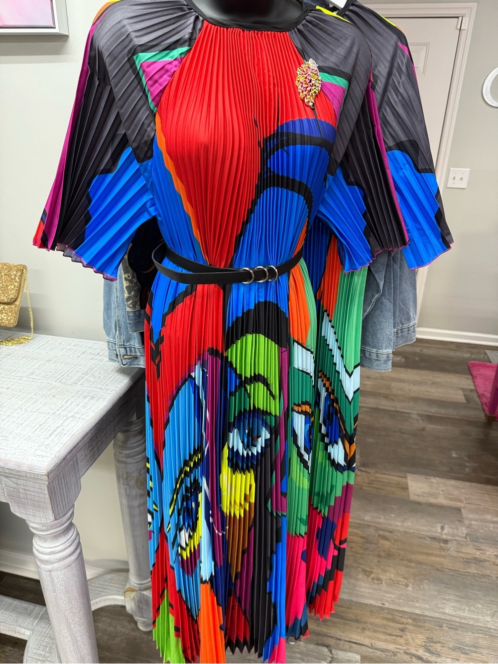 New Multicolor Pleated Midi Dress with Graphic Print